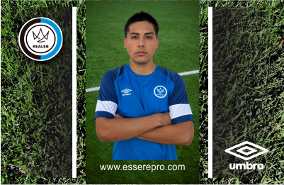 Mediocentro organizando el juego con vista panorámica del campo