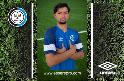 Mediocentro organizando el juego con vista panorámica del campo