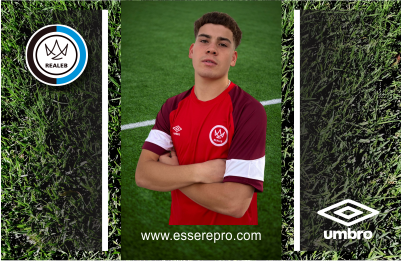 Mediocentro organizando el juego con vista panorámica del campo