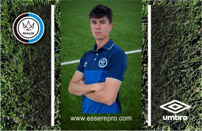 Mediocentro organizando el juego con vista panorámica del campo